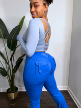 Load image into Gallery viewer, Flare  Butt Scrunch Leggings with Pockets Cobalt Blue)
