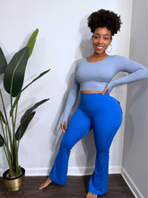 Load image into Gallery viewer, Flare  Butt Scrunch Leggings with Pockets (Blue)