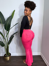 Load image into Gallery viewer, Flare  Butt Scrunch Leggings with Pockets (Hot Pink)